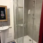 Le Otel *